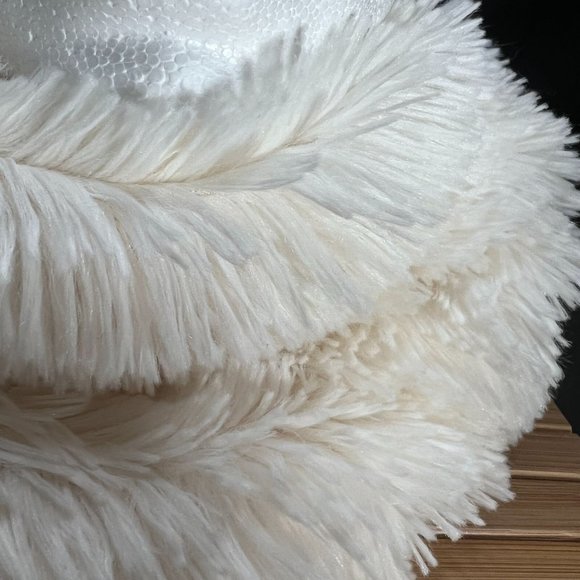 Steve Madden Faux-Fur Infinity Scarf ONE SIZE Ivory - Picture 4 of 4